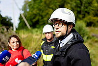 093a9808.jpg